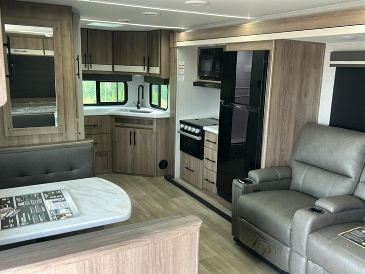 #140-•-2025-grand-design-imagine-xls-22mle-camper-image-43