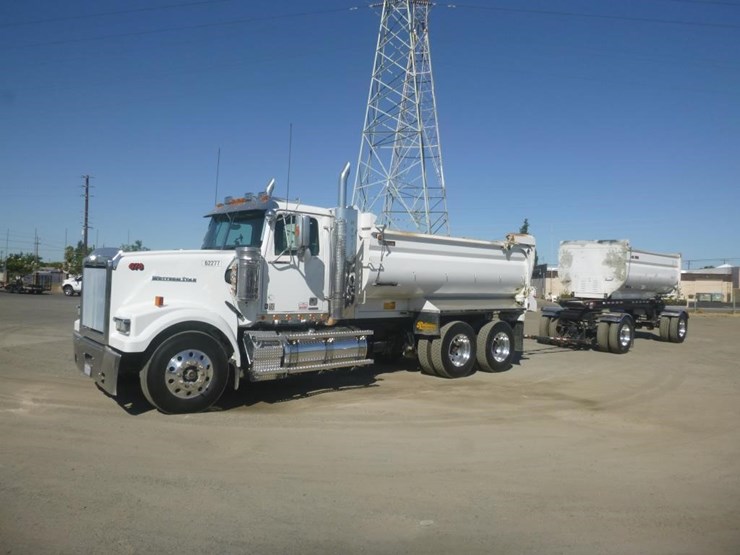 2020-western-star-4900sf-image-1