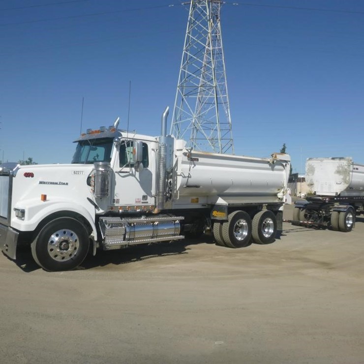 2020 WESTERN STAR 4900SF