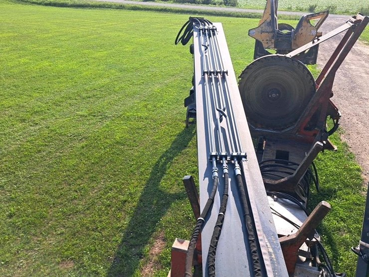 2016-deere-437e-image-21