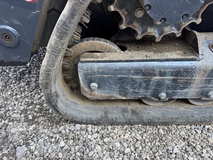 kubota-ssv65-image-21