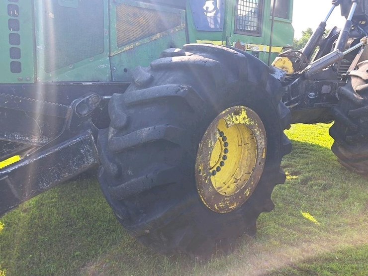 2008-deere-748h-image-34