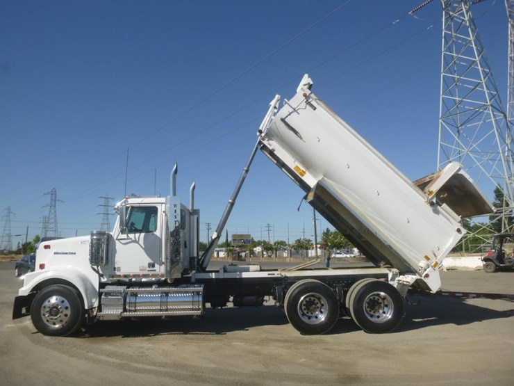 2020-western-star-4900sf-image-7