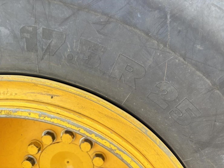 2019-komatsu-wa200-8-image-21