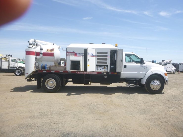 2015-ford-f650-image-13