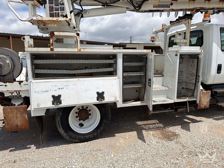 2019-international-durastar-4300-image-36