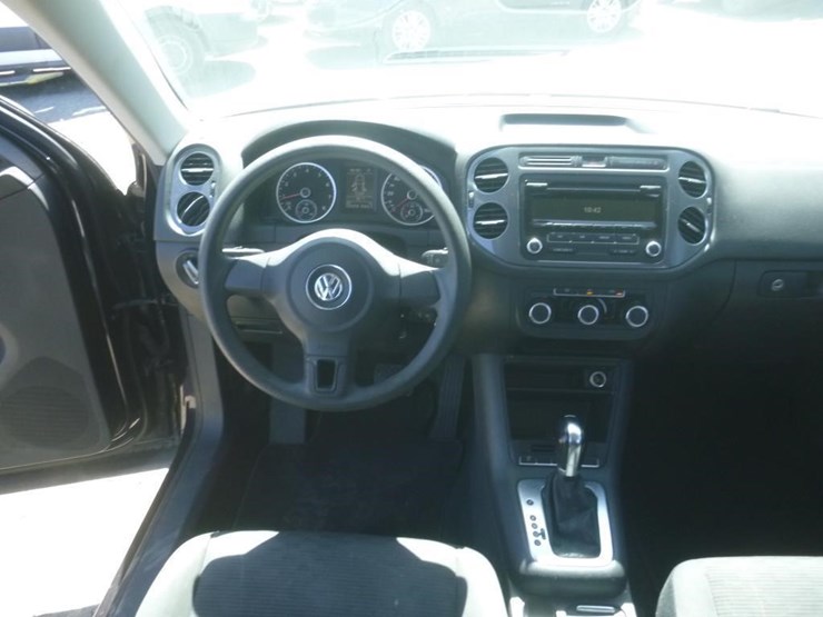 2012-volkswagen-tiguan-image-9
