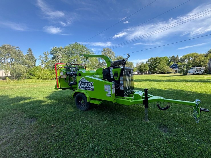 #157-•-2024-vortex-v12-31-towable-brush-chipper-image-24