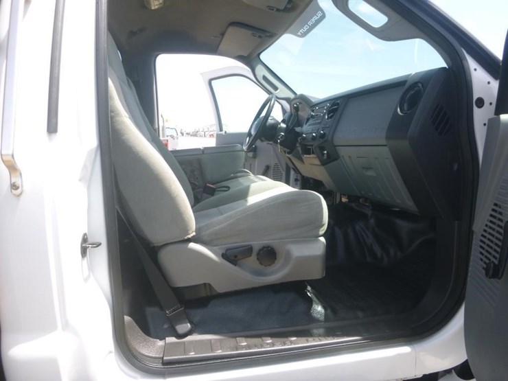 2015-ford-f650-image-21