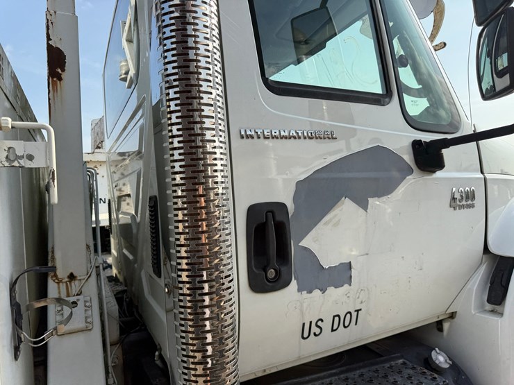 2007-international-durastar-4300-image-70