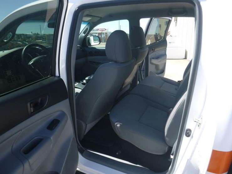 2013-toyota-tacoma-image-7