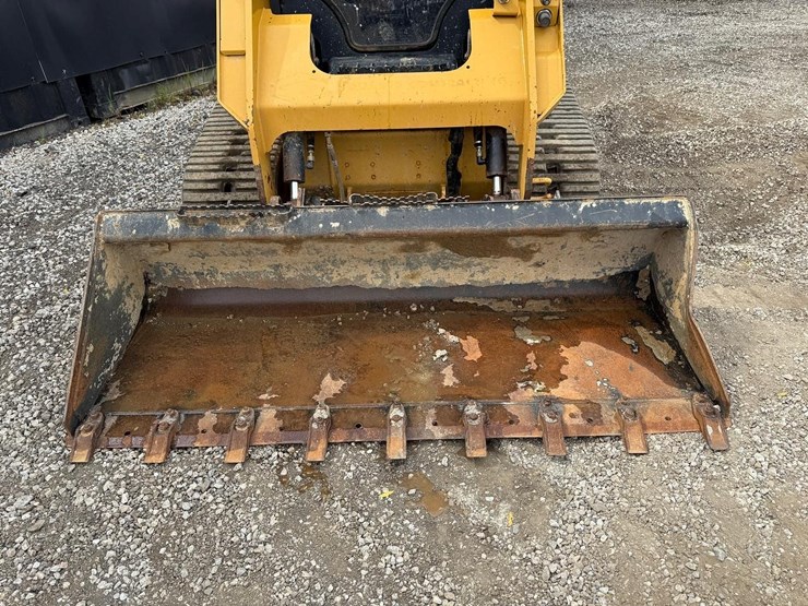 2022-caterpillar-259d3-image-17