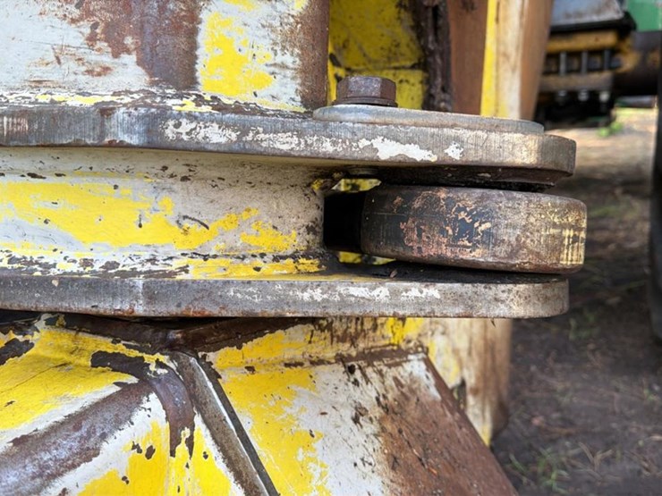 2006-deere-643h-image-16