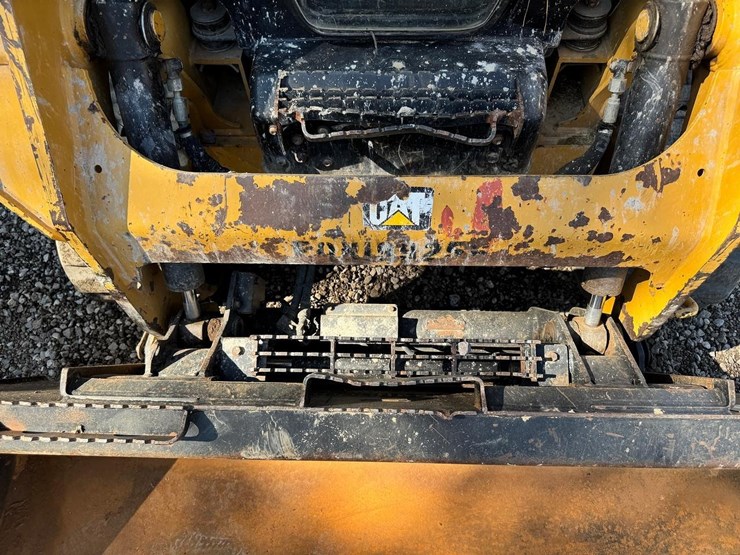 2017-caterpillar-249d-image-11
