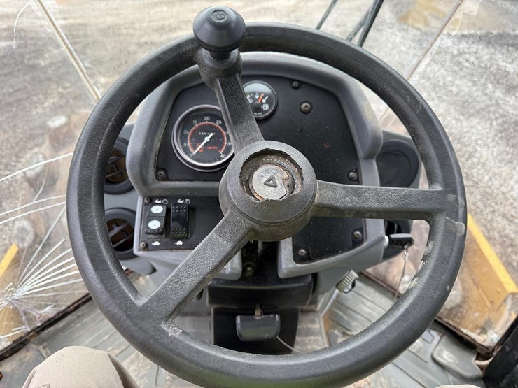 2011-caterpillar-cp56-image-20