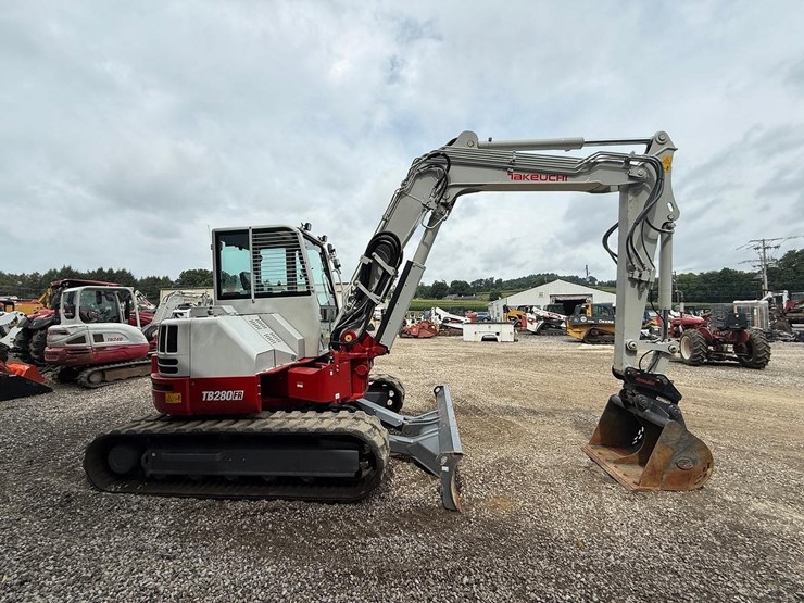 takeuchi-tb280fr-image-5