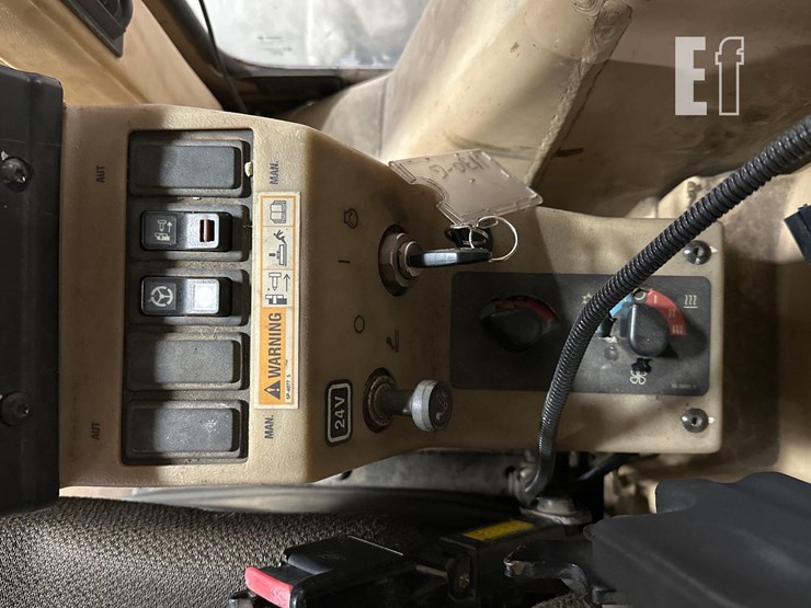 2004-caterpillar-120h-image-23