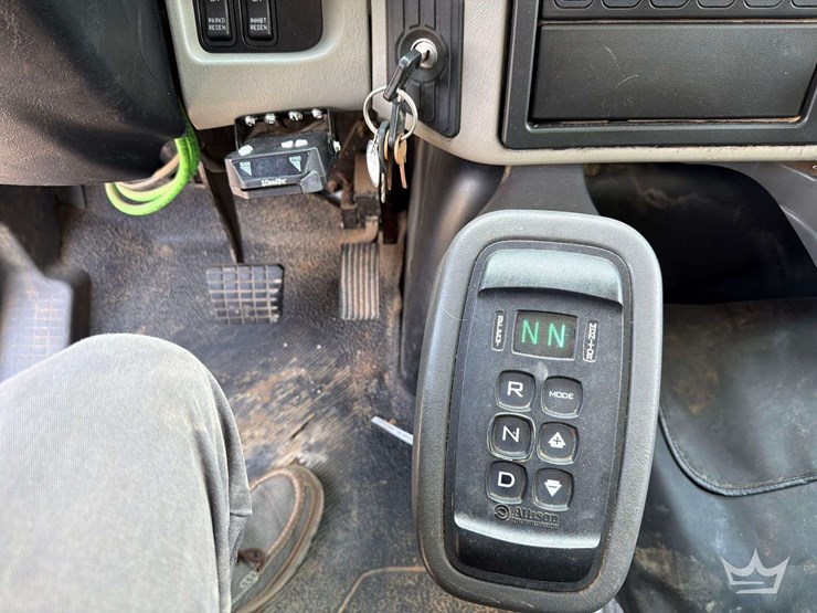 2019-international-durastar-4300-image-52