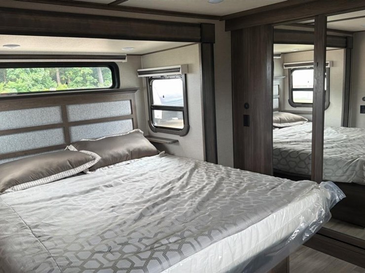 #138-•-2022-grand-design-solitude-345gk-camper-image-30