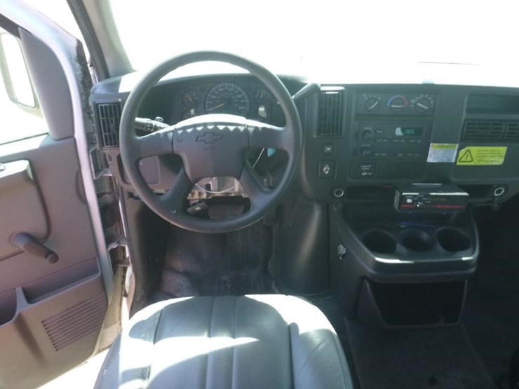 2006-chevrolet-express-2500-image-10