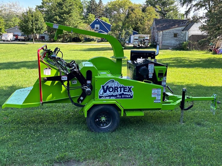 #157-•-2024-vortex-v12-31-towable-brush-chipper-image-11