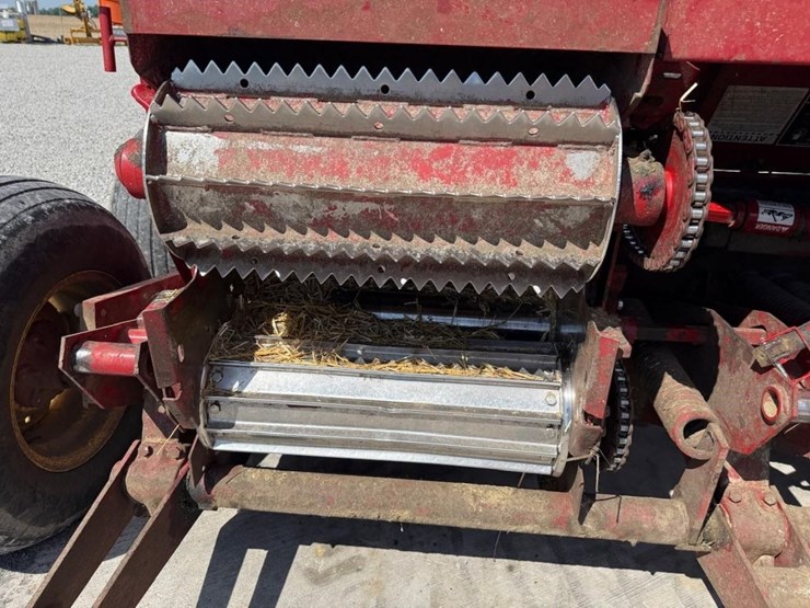 2015-new-holland-fp230-image-24