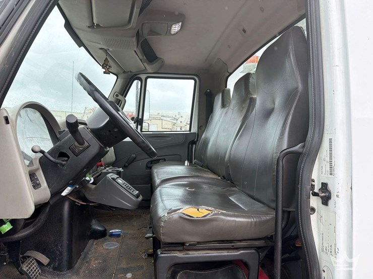 2018-international-durastar-4300-image-50