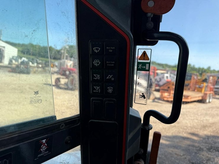 2023-bobcat-t86-image-27