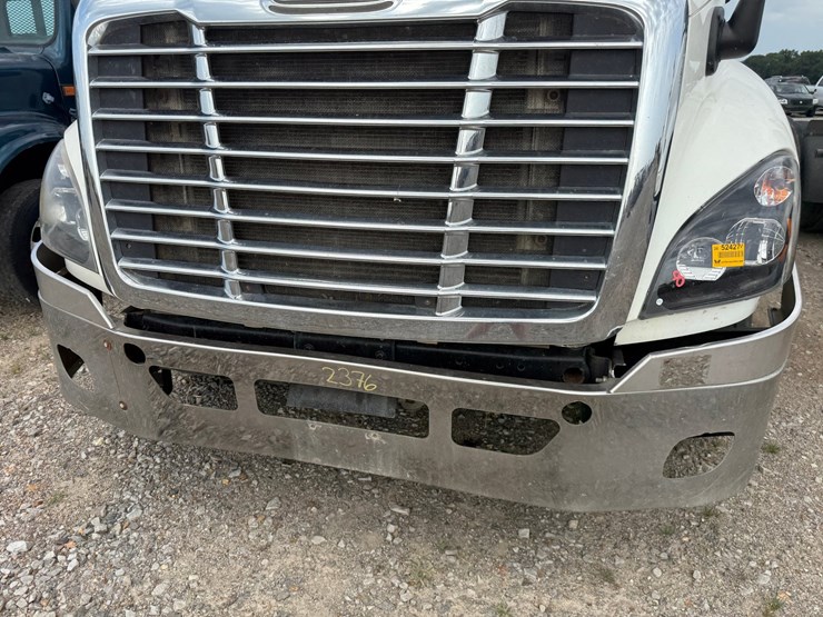 2016-freightliner-cascadia-125-image-23