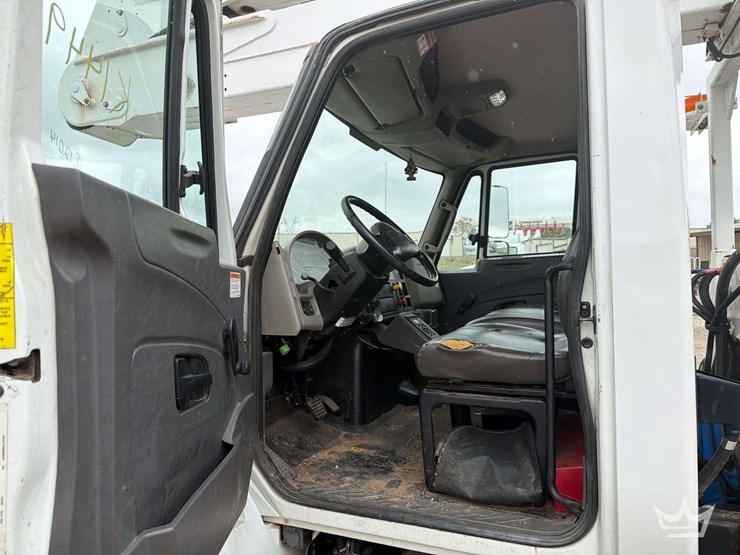 2018-international-durastar-4300-image-46