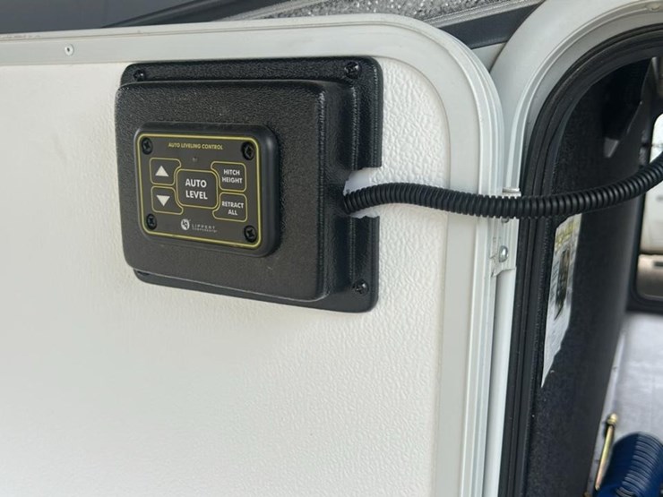 #139-•-2022-grand-design-solitude-310gk-camper-image-43