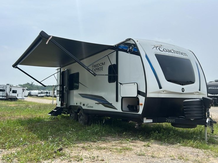 #143-•-2024-forest-river-coachmen-freedom-express-ultra-lite-246rks-camper-image-1