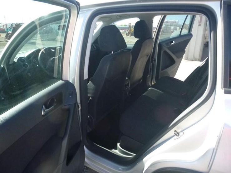 2011-volkswagen-tiguan-image-7
