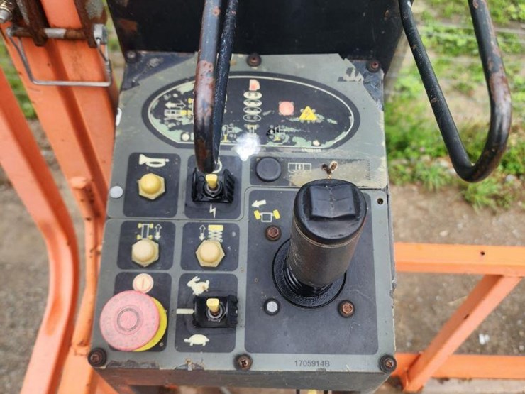 #103-•-2014-jlg-339rt-scissor-lift-image-3