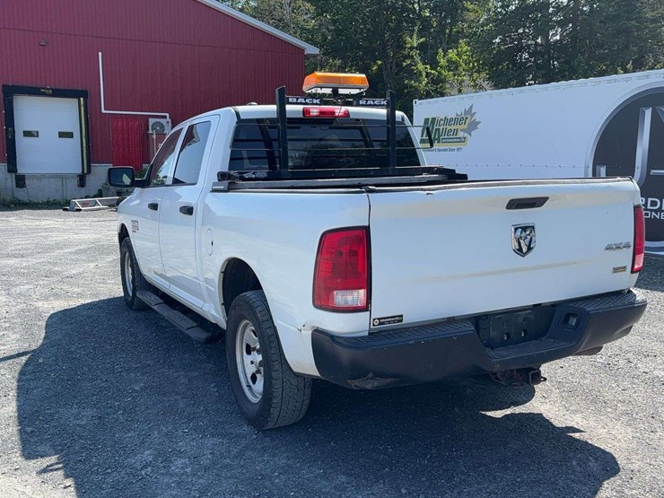 2019-ram-1500-classic-image-3