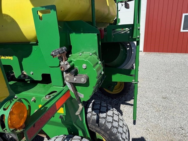 2015-john-deere-1990-image-10