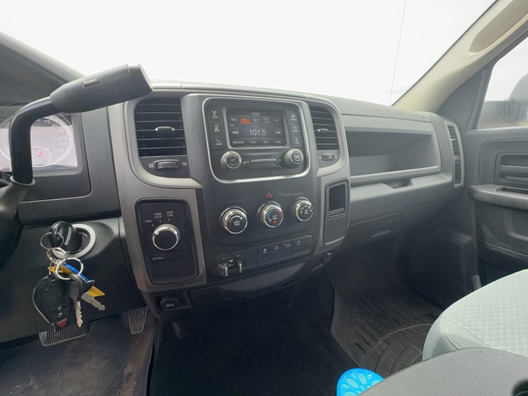 2015-dodge-3500-image-19
