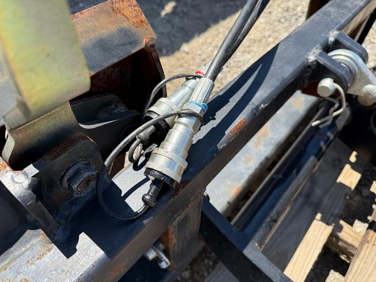 kubota-l4455a--4-pt-hitch-and-subframe-wh-auto-latch-uni-tach-image-9