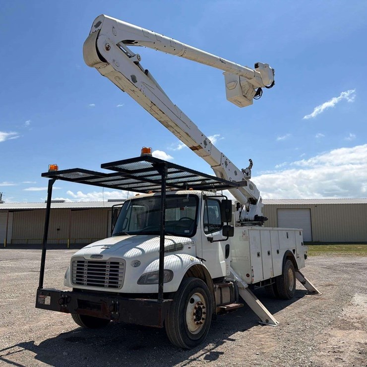 2015 FREIGHTLINER M2 106