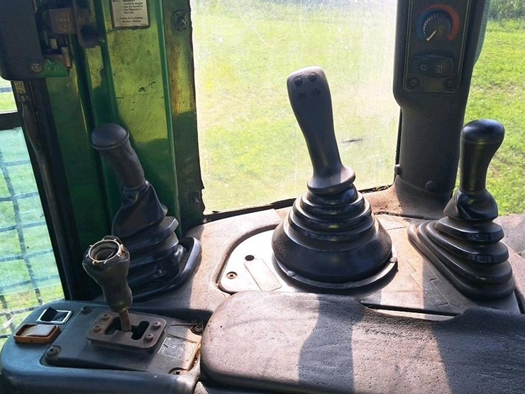 2008-deere-748h-image-14
