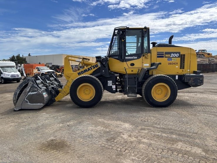 2019-komatsu-wa200-8-image-5