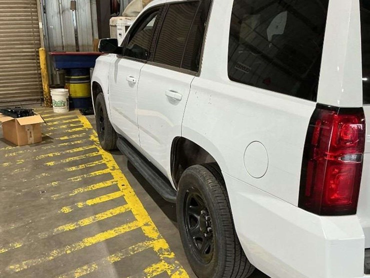 2019-chevrolet-tahoe-image-3