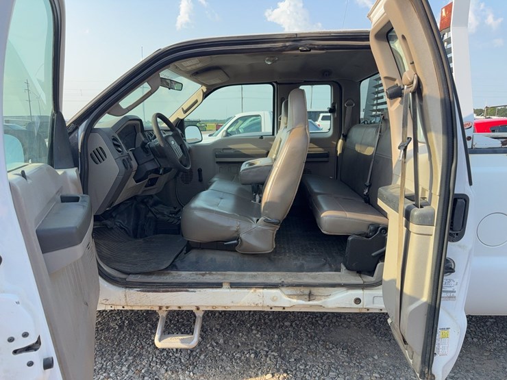 2008-ford-f250-image-28
