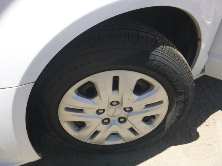 2014-dodge-grand-caravan-image-13