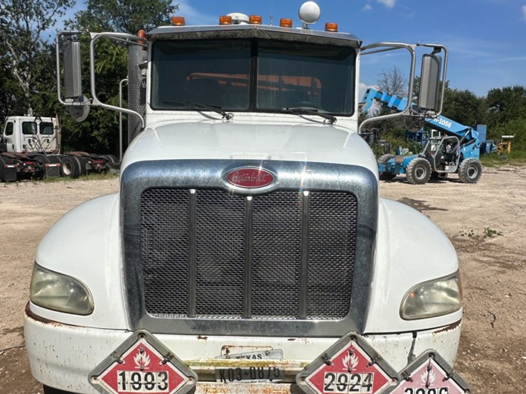 2012-peterbilt-337-image-2