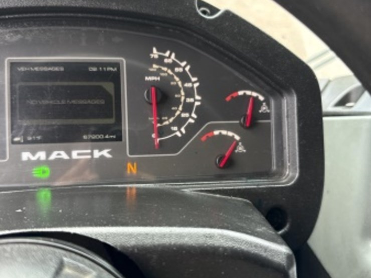 2018-mack-lr-rear-loading-trash-truck-image-48