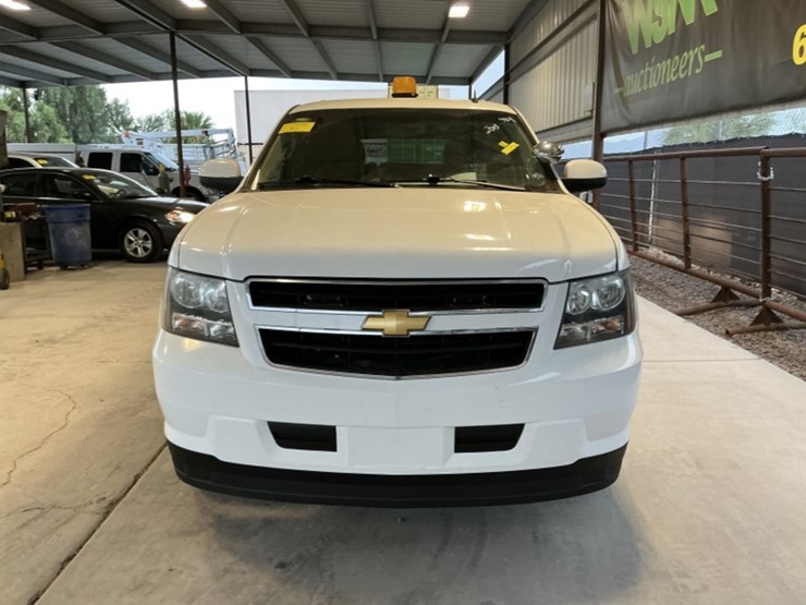 2013-chevrolet-tahoe-image-3