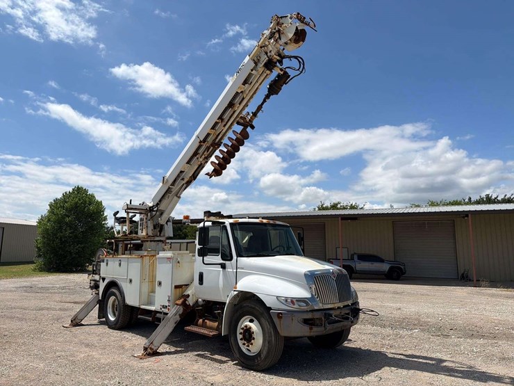 2019-international-durastar-4300-image-37