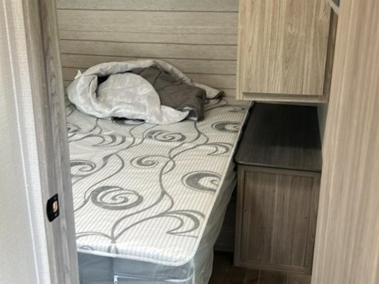 #142-•-2022-keystone-passport-grand-touring-series-2870rl-camper-image-76