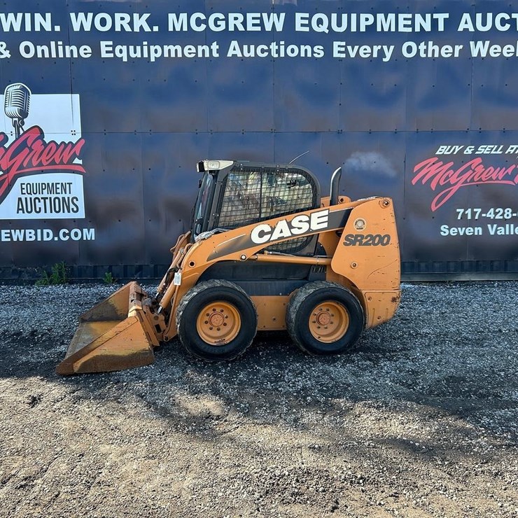 2011 CASE SR200